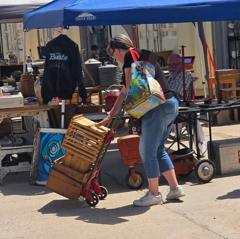 Junktique Off-Main shoppers